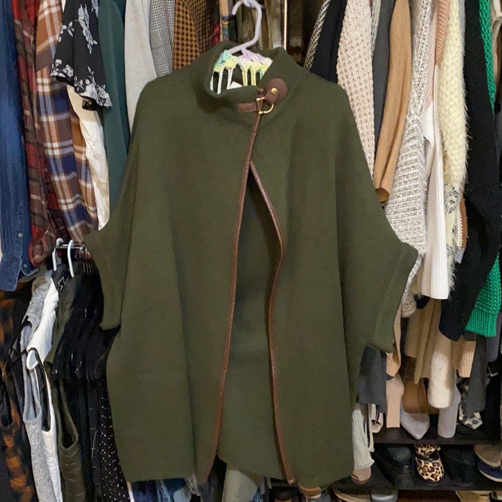 GORGEOUS Anthropologie Cape